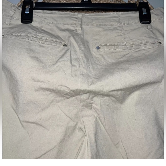 Liz Claiborne Tan Khaki Carpenter Chinos Sz 8 Ankle Pants 26” Inseam 32” Waist - Picture 4 of 6